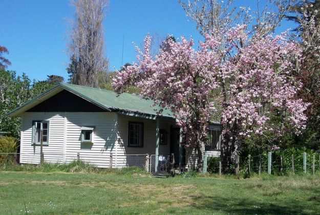 Idyllic Cottage Accommodation | Morere Lodge | Hawke's Bay Cottages
